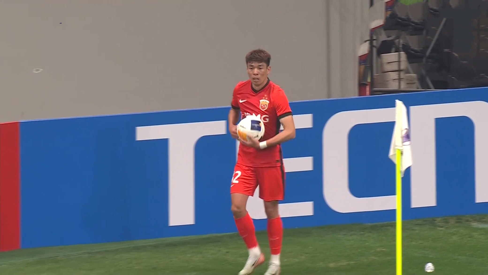 凯里亚尔艰难晋级，成功登顶亚冠小组头名