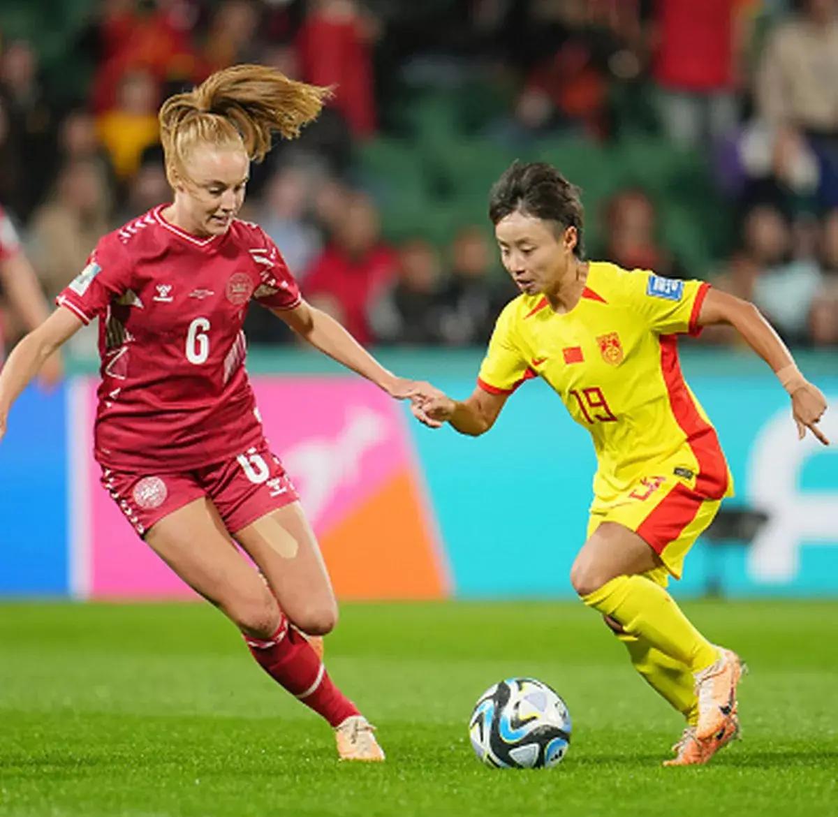 世界女足联赛战况回顾，球队角逐激烈