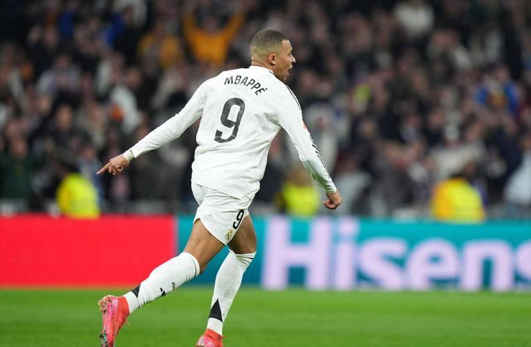 包含罗马0-2皇马，马德里豪胜挺进下一轮的词条