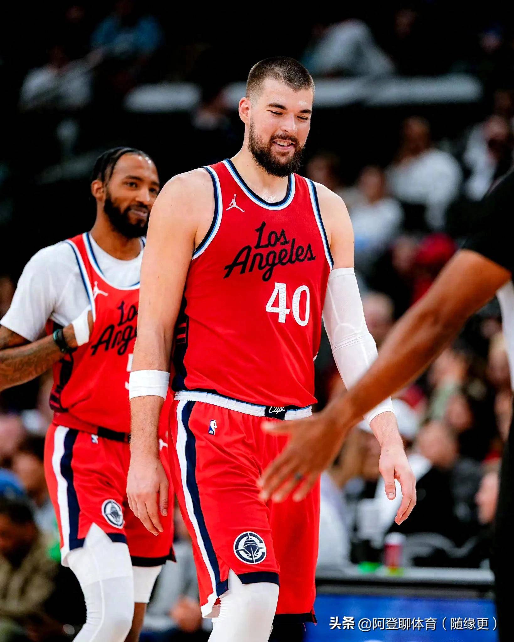 开云体育官方登录入口-关于快船后卫遭遇伤病困扰，球队士气受挫的信息