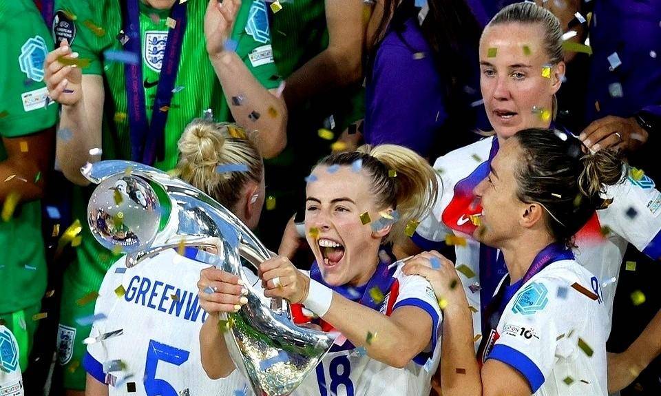 开云体育下载-关于芬兰女足英勇表现，赛场留下笑容的信息