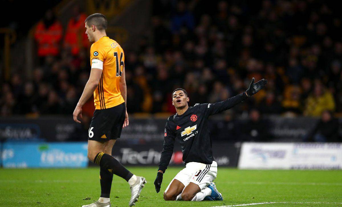 关于内维斯球员在场上发挥出色，最终夺得胜利的信息