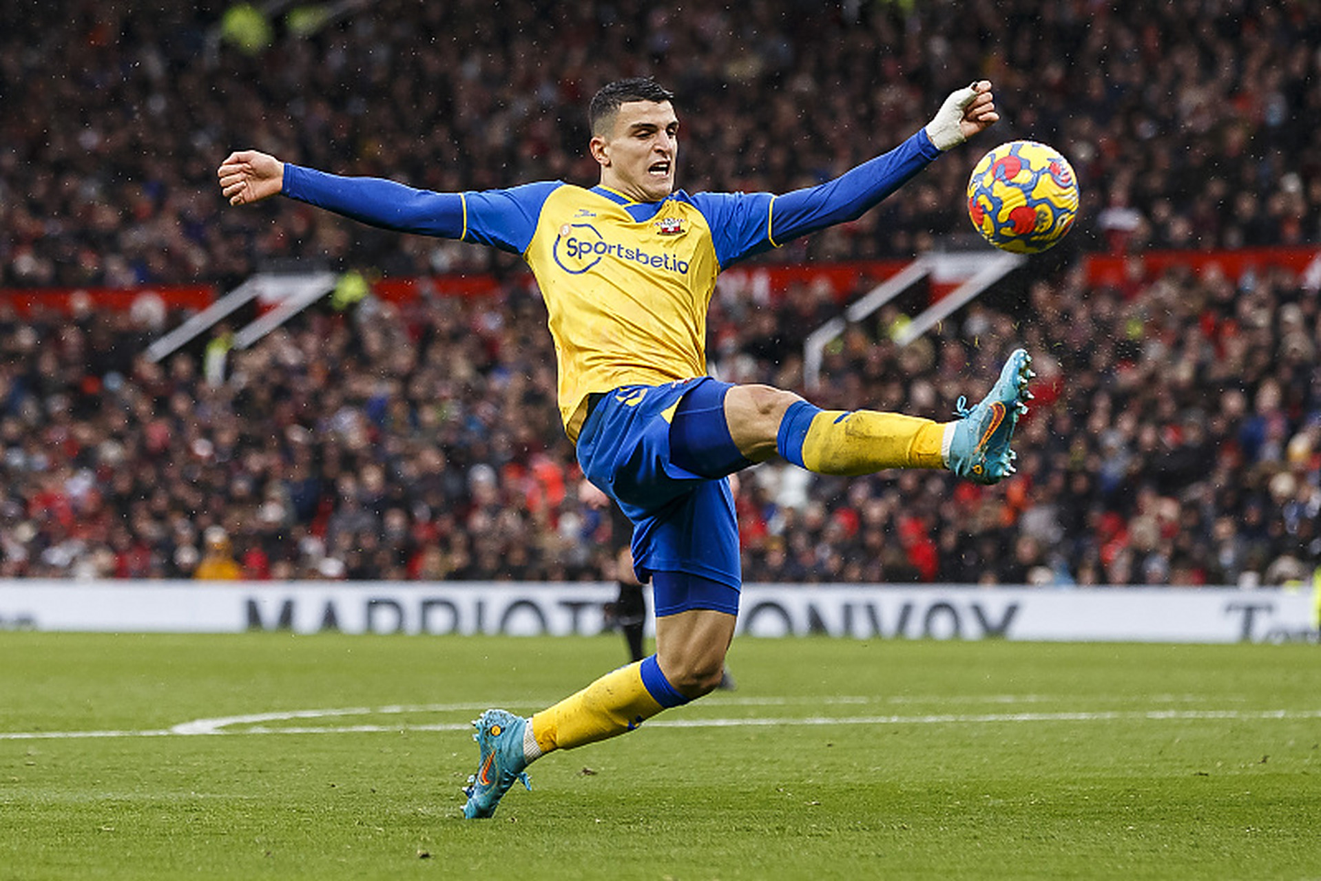 开云体育登录-埃弗顿客场挑战南安普顿，争夺三分