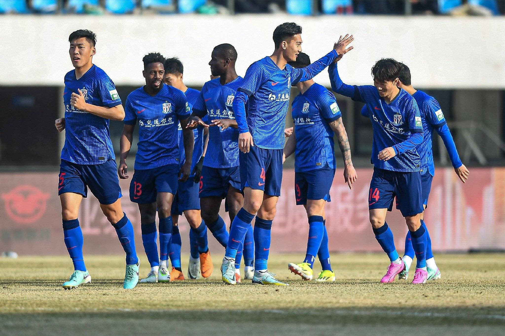 中超球员团结无敌，向着冠军大步前进的简单介绍