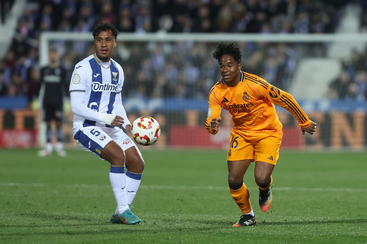 西班牙大比分战胜强敌，晋级半决赛