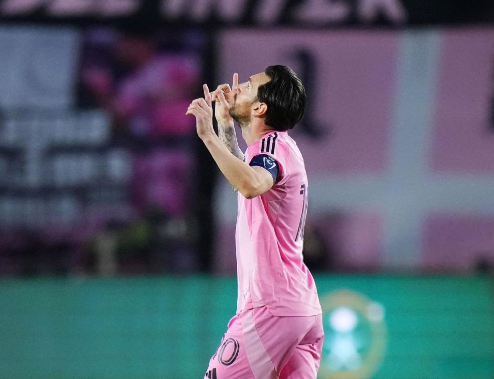 阿斯顿维拉前锋梅西刷新个人进球纪录的简单介绍