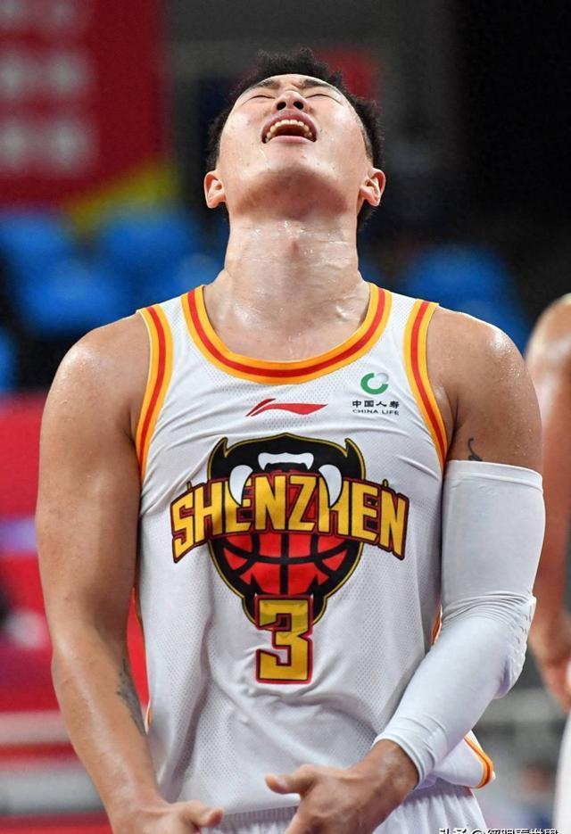 包含斯堪的纳维亚队豪取胜利，胜券在握欧锦赛的词条