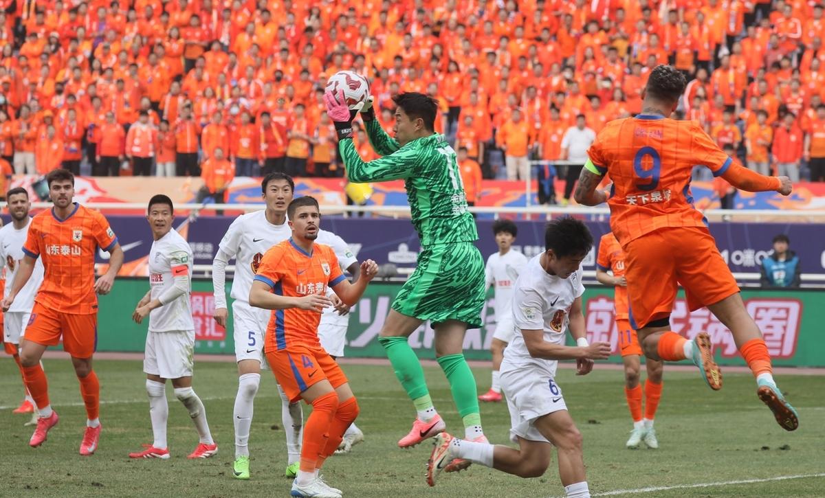 热血激战！中超足球联赛火爆球场的简单介绍