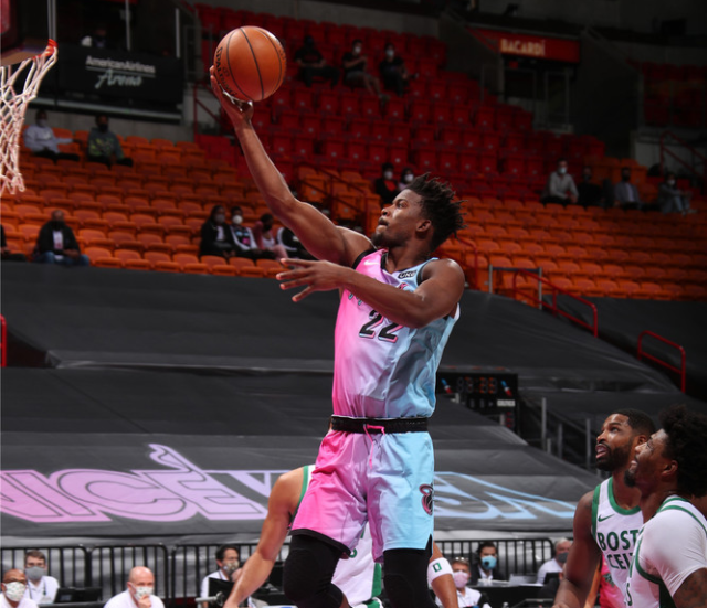 热火被凯尔特人完胜，哈里斯36分刷新记录的简单介绍