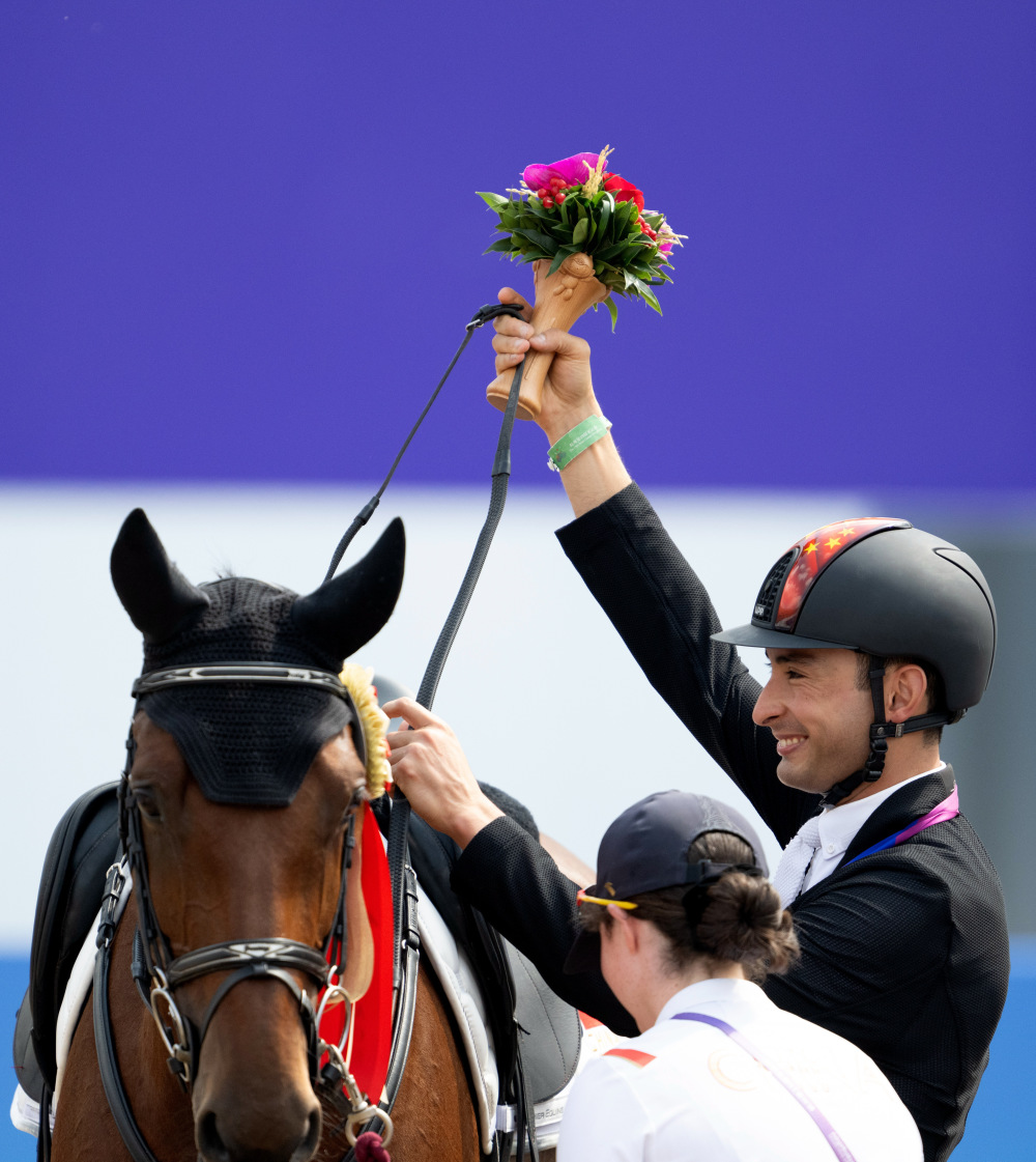 卢森堡马术选手大放异彩夺得银牌
